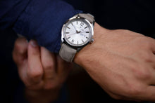 Carica l&#39;immagine nel visualizzatore di Gallery, Hamilton BROADWAY DAY DATE QUARTZ H43311915