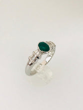 Carica l&#39;immagine nel visualizzatore di Gallery, ANELLO SMERALDO E DIAMANTI ORO BIANCO