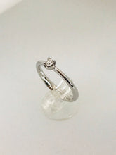 Carica l&#39;immagine nel visualizzatore di Gallery, ANELLO SOLITARIO DIAMANTE ORO BIANCO