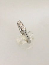 Carica l&#39;immagine nel visualizzatore di Gallery, ANELLO TRILOGY DIAMANTI ORO BIANCO