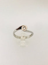 Carica l&#39;immagine nel visualizzatore di Gallery, ANELLO SOLITARIO DIAMANTE ORO BIANCO