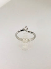 Carica l&#39;immagine nel visualizzatore di Gallery, ANELLO SOLITARIO DIAMANTE ORO BIANCO