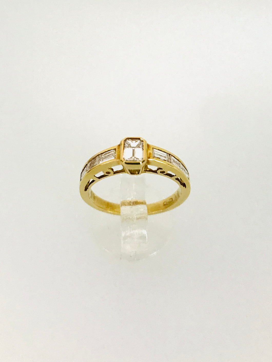ANELLO SOLITARIO DIAMANTI ORO GIALLO AE110