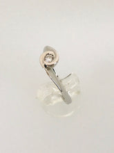 Carica l&#39;immagine nel visualizzatore di Gallery, ANELLO SOLITARIO DIAMANTE ORO BIANCO