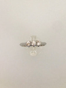 ANELLO TRILOGY DIAMANTI ORO BIANCO