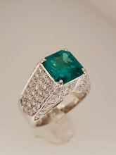 Carica l&#39;immagine nel visualizzatore di Gallery, ANELLO FANTASIA SMERALDO DIAMANTI ORO