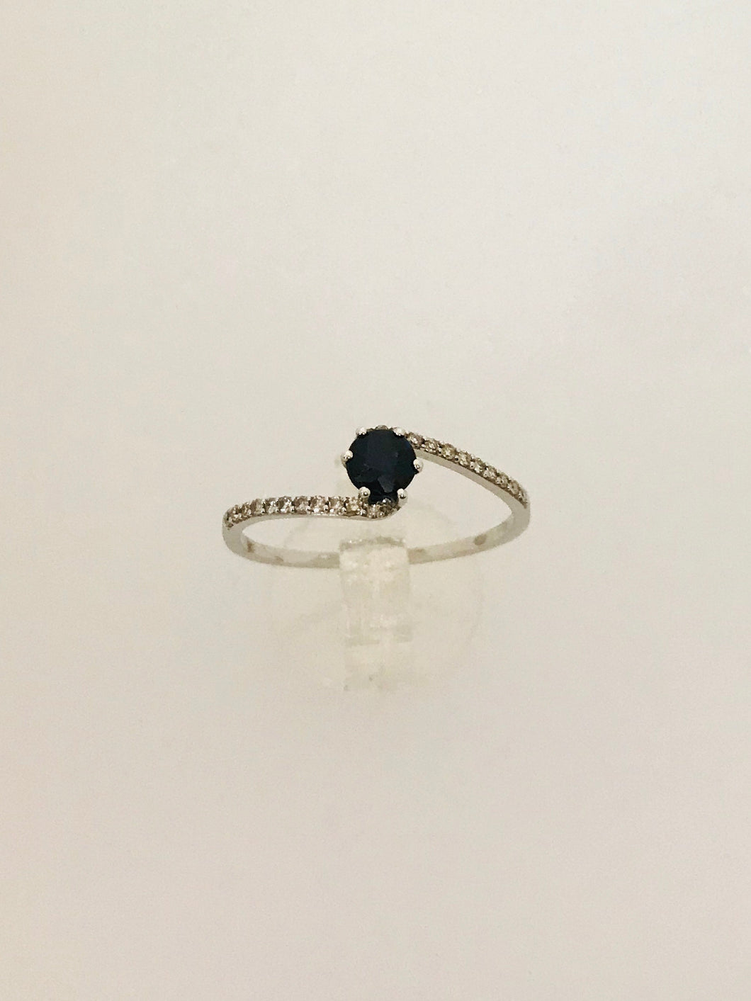 ANELLO SOLITARIO ZAFFIRO DIAMANTI ORO BIANCO