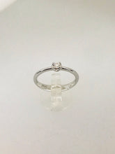 Carica l&#39;immagine nel visualizzatore di Gallery, ANELLO SOLITARIO DIAMANTE ORO BIANCO