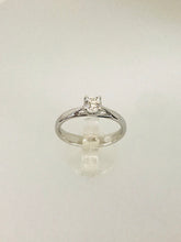 Carica l&#39;immagine nel visualizzatore di Gallery, ANELLO SOLITARIO DIAMANTE ORO BIANCO