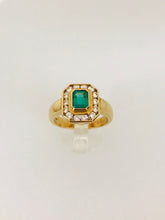 Carica l&#39;immagine nel visualizzatore di Gallery, ANELLO SMERALDO DIAMANTI ORO GIALLO