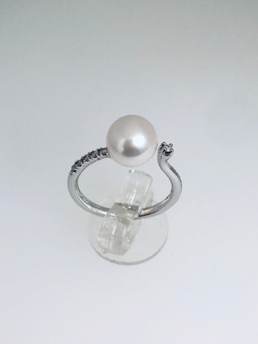 SALVINI - ANELLO PERLA IN ORO BIANCO E DIAMANTI