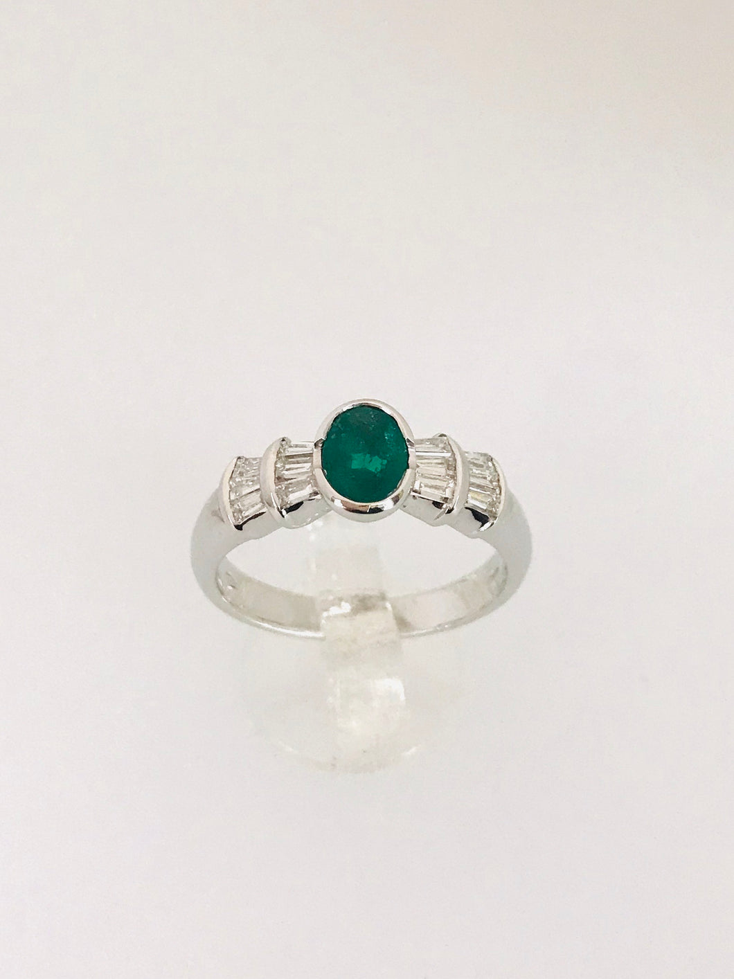 ANELLO SMERALDO E DIAMANTI ORO BIANCO