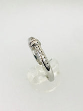 Carica l&#39;immagine nel visualizzatore di Gallery, ANELLO FANTASIA DIAMANTI ORO BIANCO