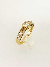 Carica l&#39;immagine nel visualizzatore di Gallery, ANELLO SOLITARIO DIAMANTI ORO GIALLO AE110