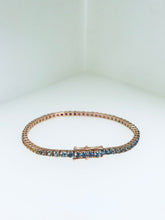 Carica l&#39;immagine nel visualizzatore di Gallery, BRACCIALE TENNIS RAINBOW IN ZAFFIRI 5,40Kt