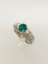 Carica l&#39;immagine nel visualizzatore di Gallery, ANELLO FEDINA SMERALDO DIAMANTI ORO BIANCO